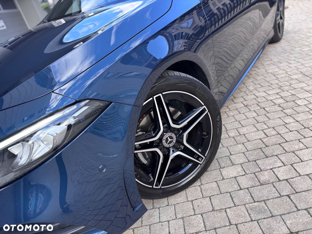 Mercedes-Benz Klasa A 180 AMG Line 7G-DCT - 33