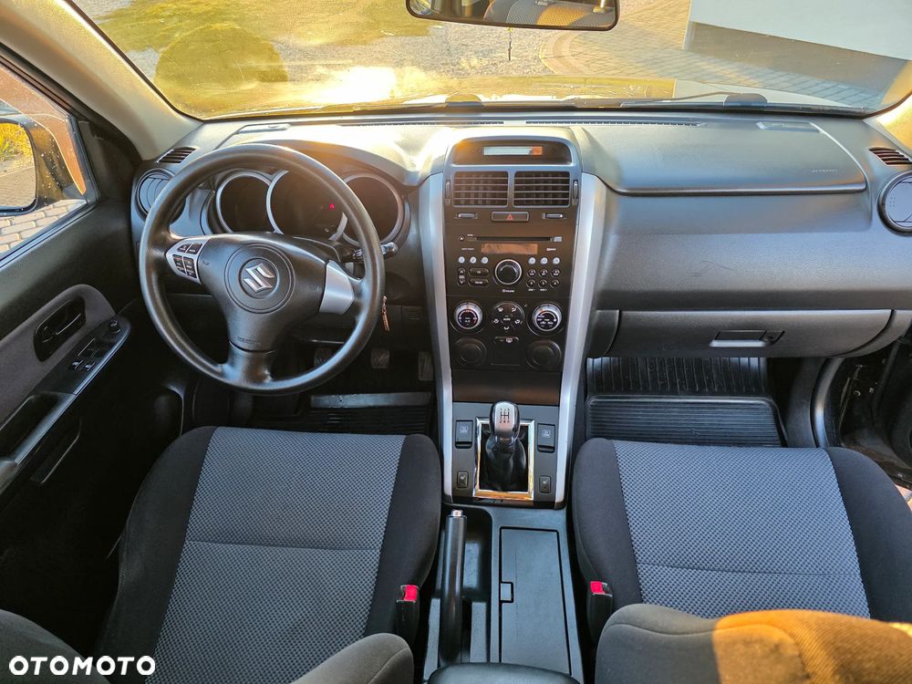 Suzuki Grand Vitara 1.6 - 7
