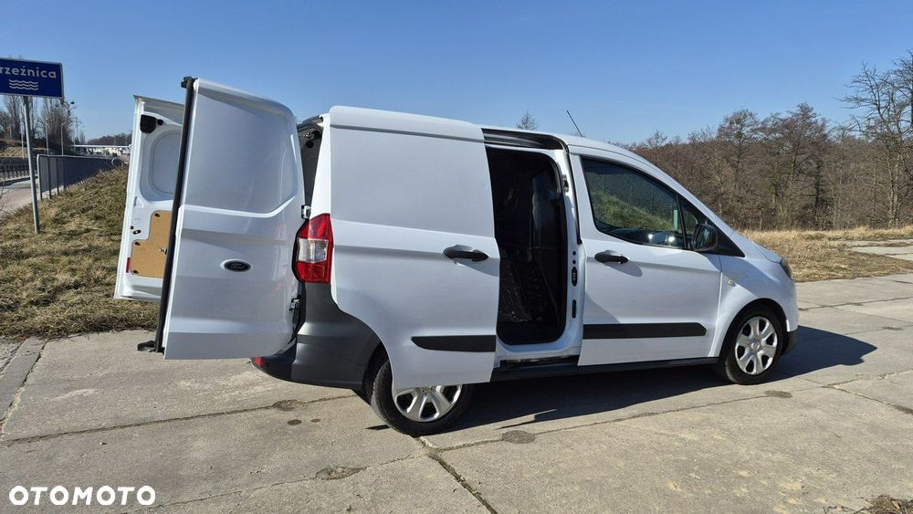 Ford Transit Courier - 8
