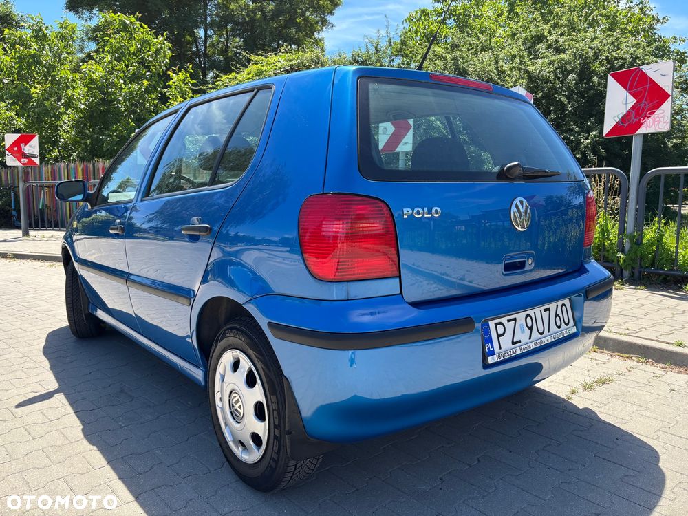 Volkswagen Polo 1.4 Basis - 2