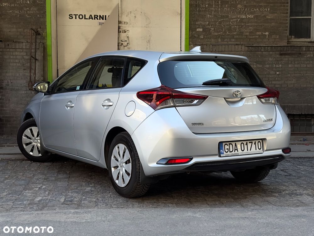 Toyota Auris - 15