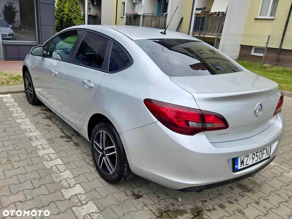 Opel Astra 1.4 T EU6 - 3