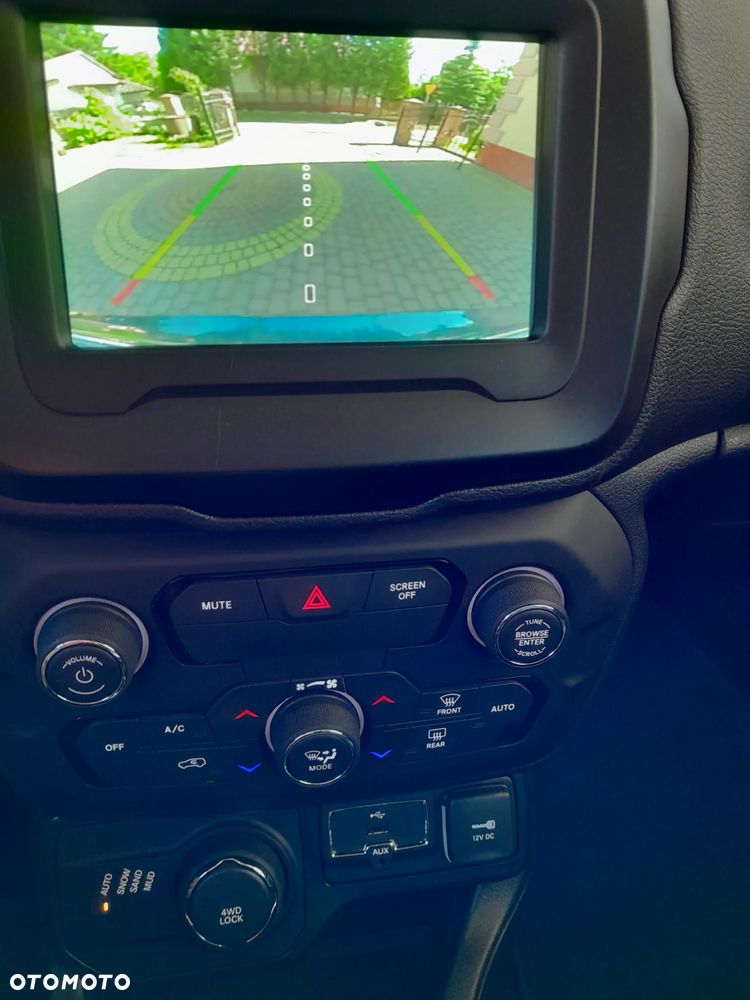 Jeep Renegade 1.3 T-GDI Active Drive Limited - 24