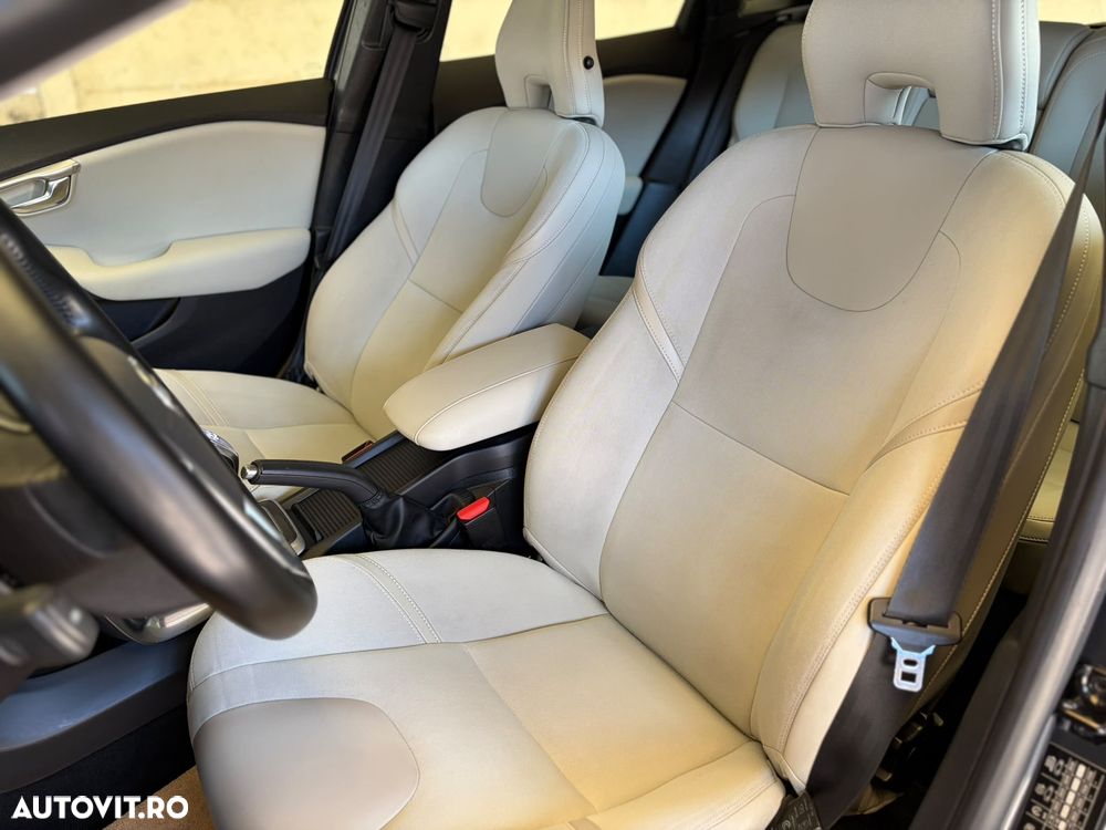 Volvo V40 D2 94g Summum - 10