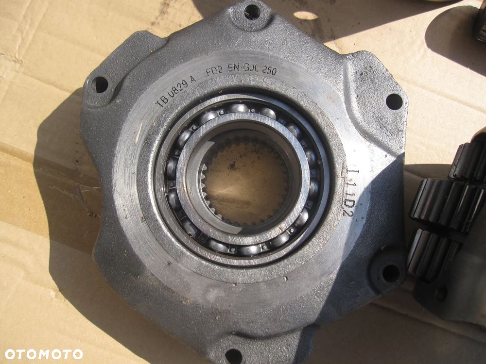 Valtra T213 Versu skrzynia biegów części wałek kosz obudowa TB0712D, 36664110A - 7