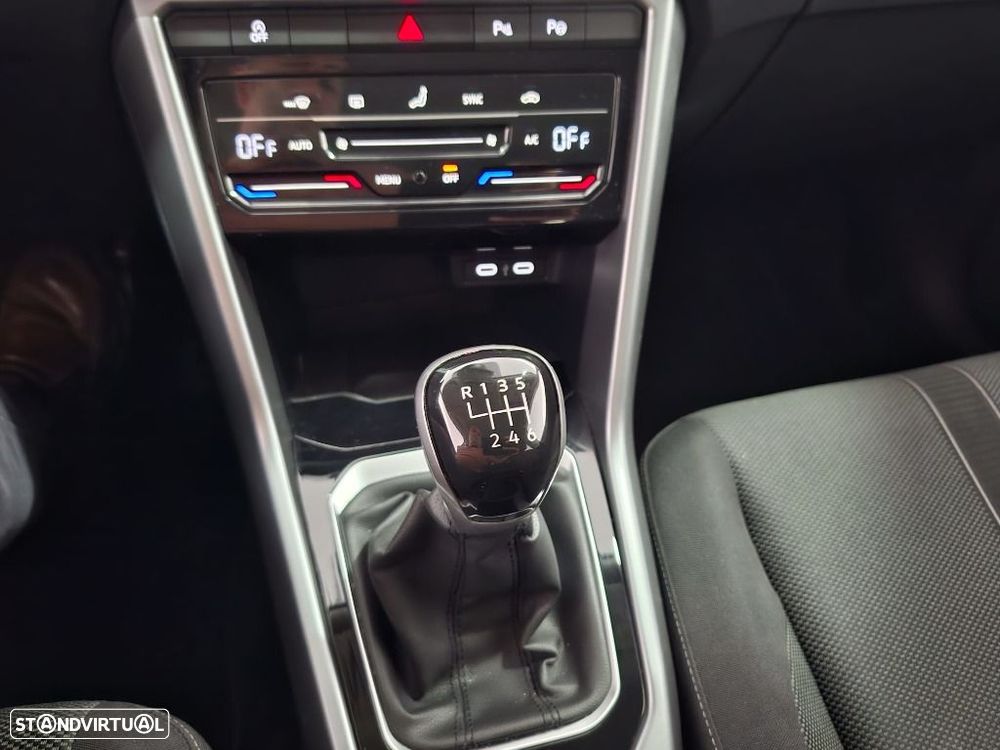 VW T-Roc 1.0 TSI Urban - 19