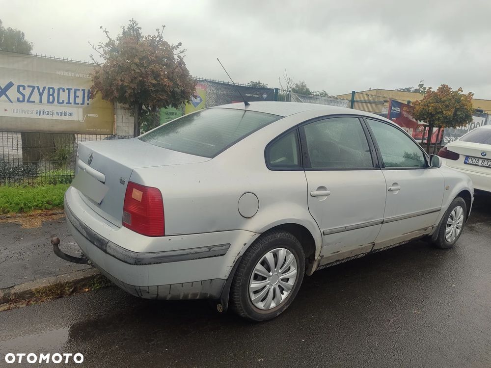 Volkswagen Passat 1.8 - 2