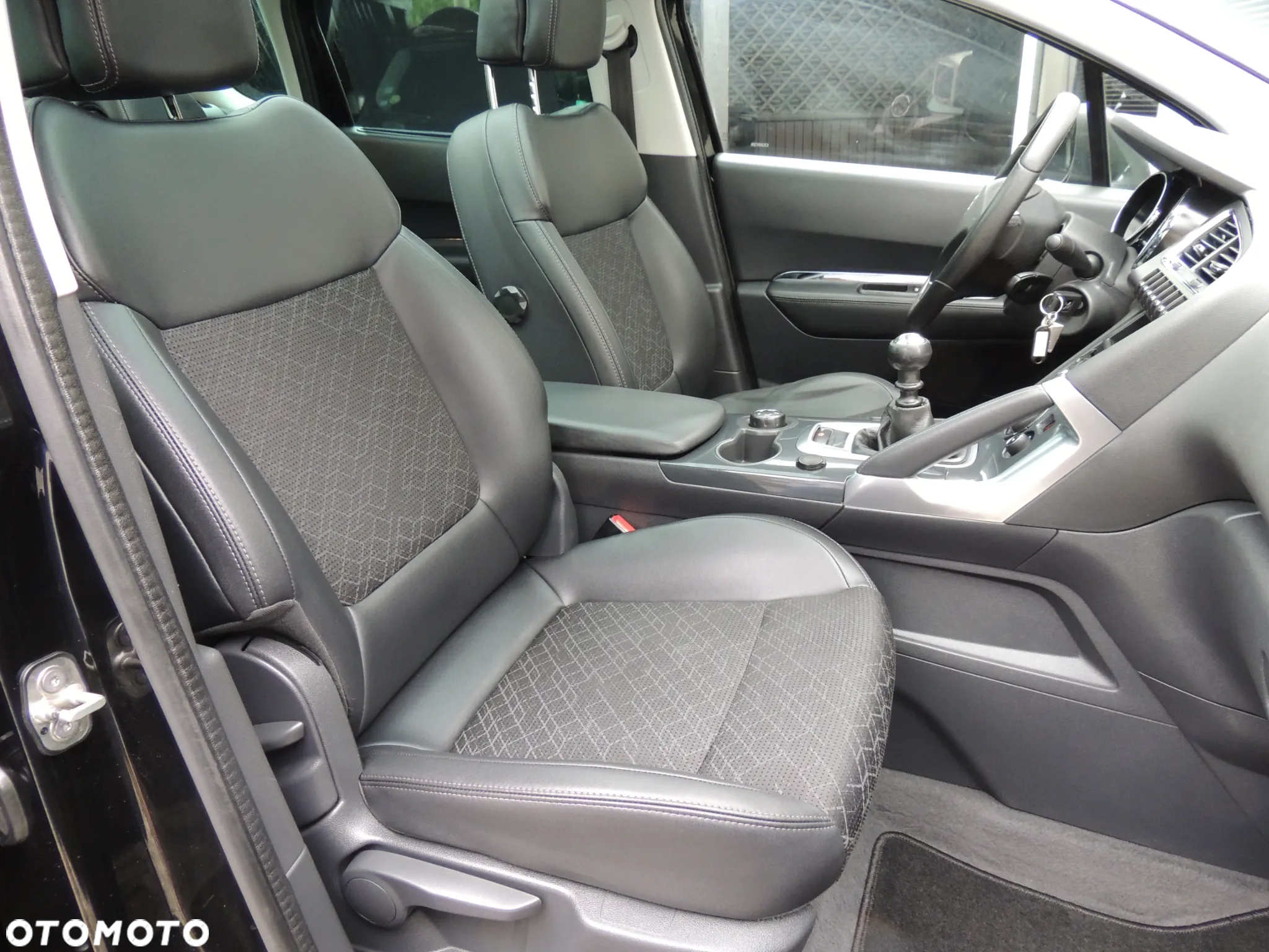 Peugeot 3008 HDi 115 Allure - 20