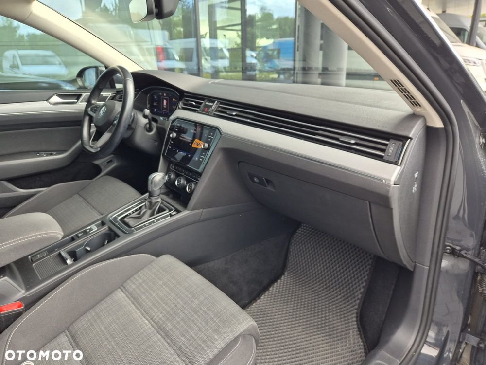 Volkswagen Passat 2.0 TDI SCR DSG Business - 22