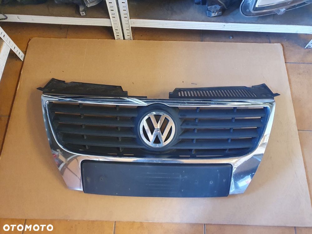 GRILL ATRAPA VW PASSAT B6 - 1