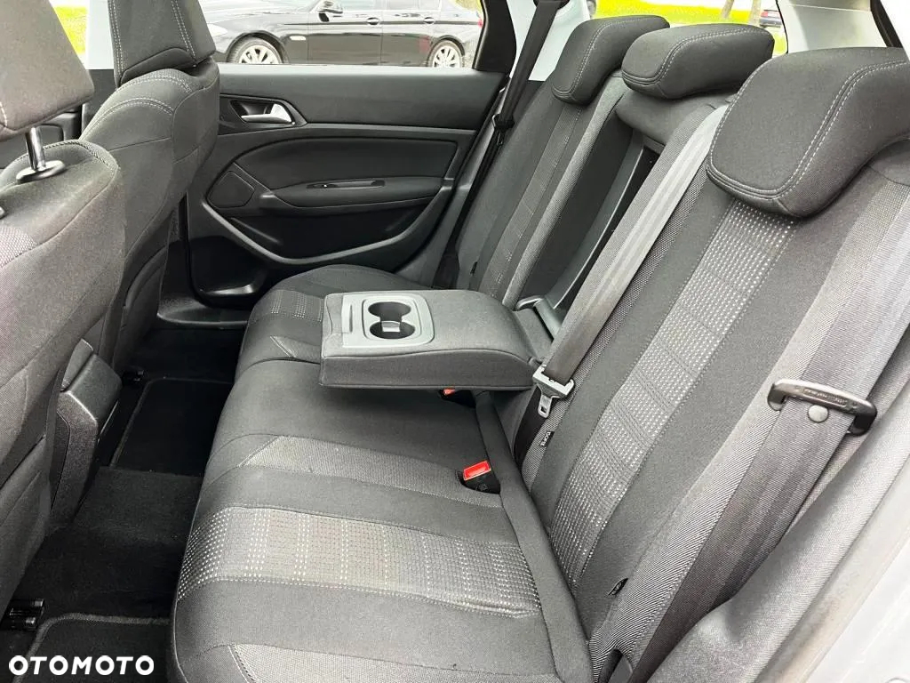 Peugeot 308 SW 1.6 e-HDi Allure S&S - 26