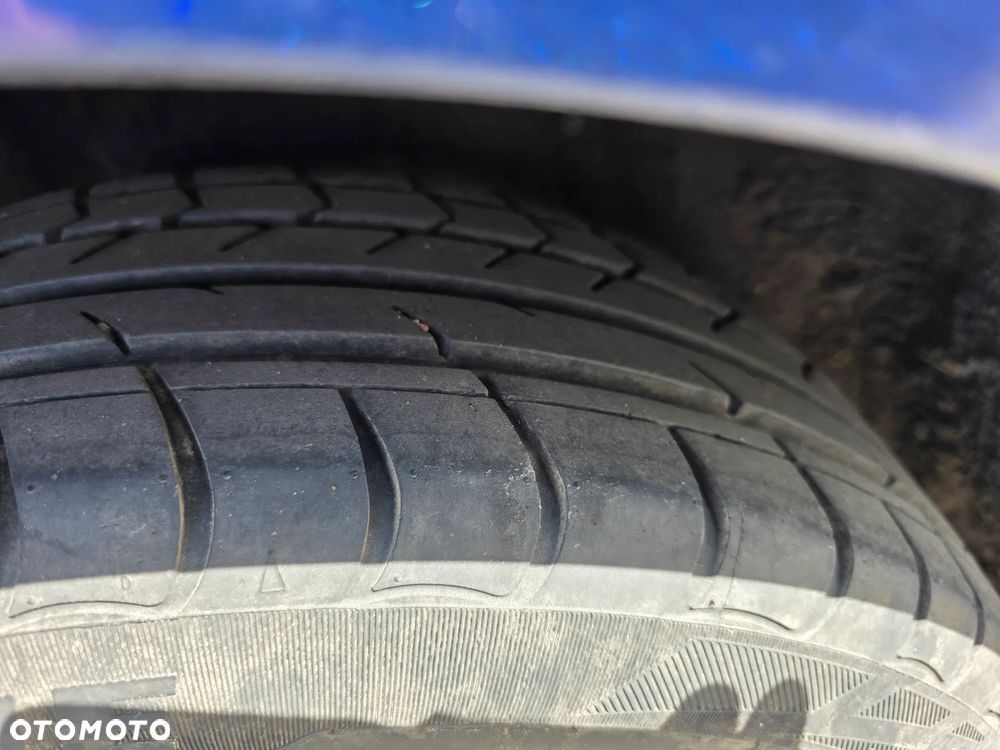 Toyota Prius (Hybrid) - 24