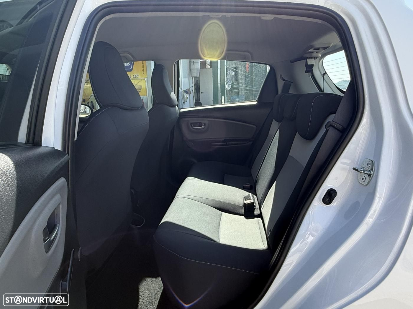 Toyota Yaris 1.0 VVT-i Comfort Plus - 27