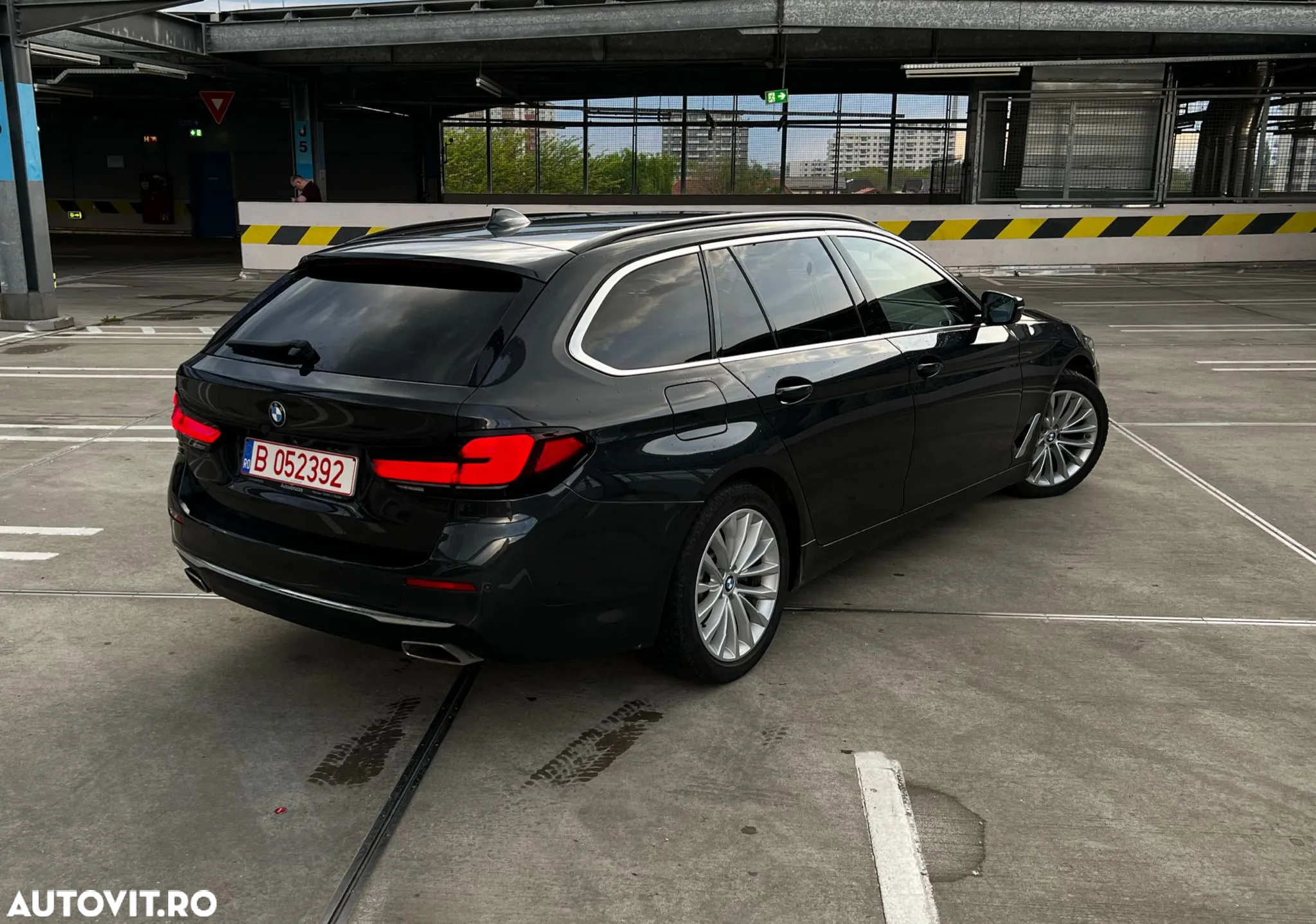 BMW Seria 5 520d xDrive AT MHEV - 2