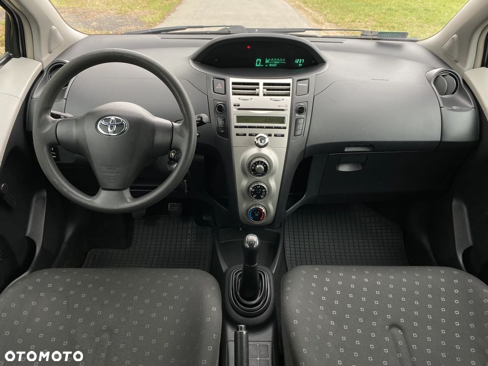 Toyota Yaris 1.0 Terra A/C - 13