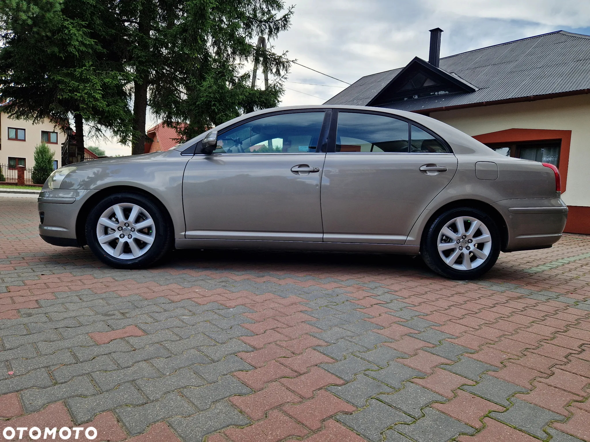 Toyota Avensis 1.8 VVT-i Sol - 4