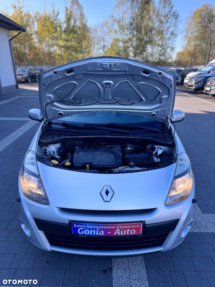 Renault Clio - 10