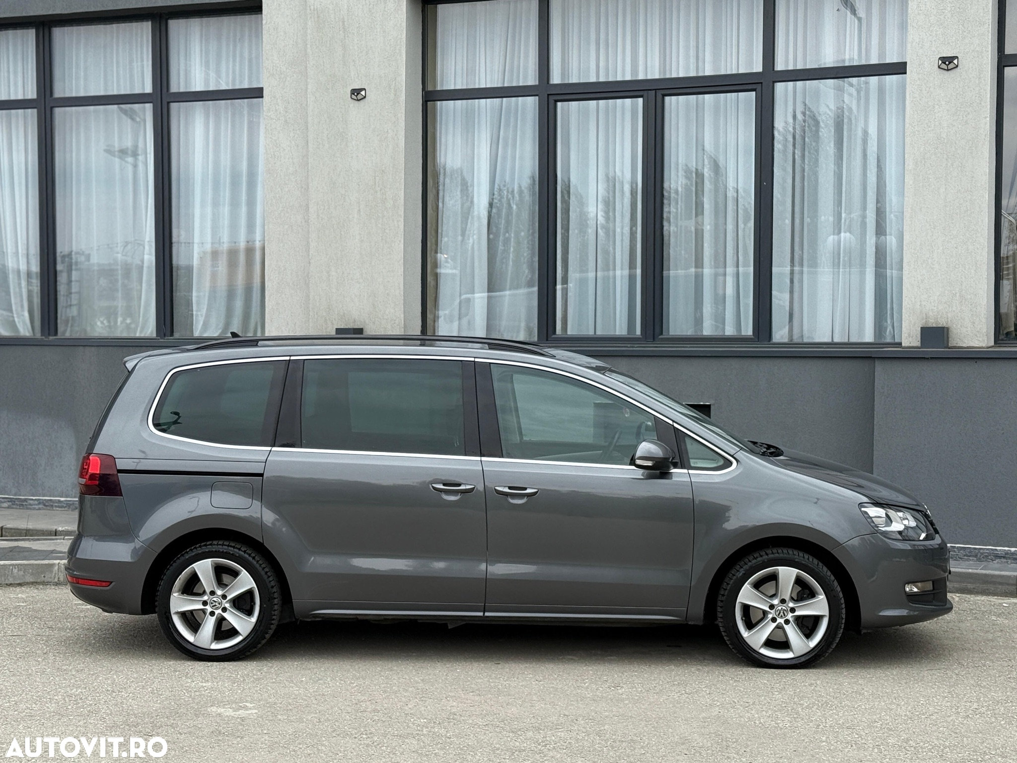 Volkswagen Sharan 2.0 TDI 4MOTION (BlueMotion Technology) Trendline - 11