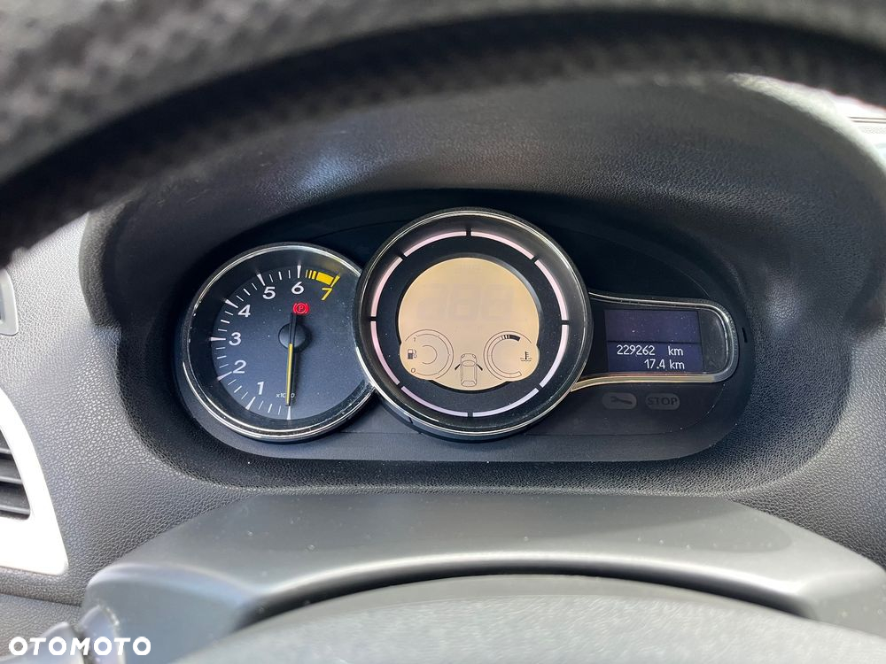 Renault Megane - 11