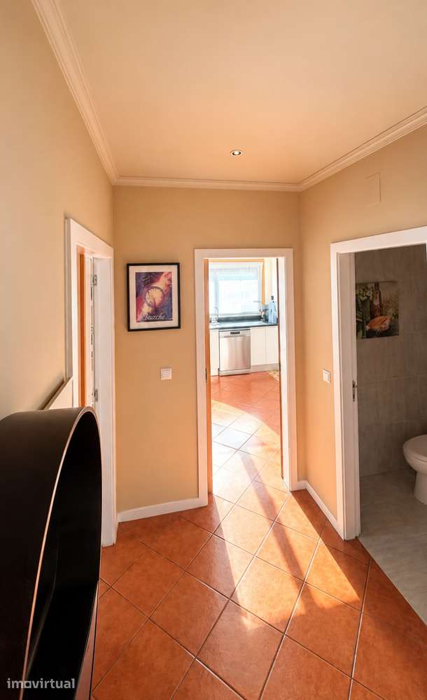 Andar Moradia T2 com 2 Suites, 3 Frentes e Varanda | Balazar - Grande imagem: 5/14