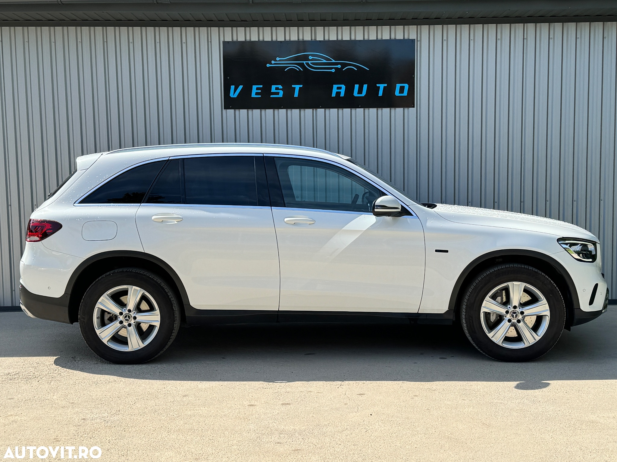 Mercedes-Benz GLC 300 e 4Matic 9G-TRONIC Exclusive - 8
