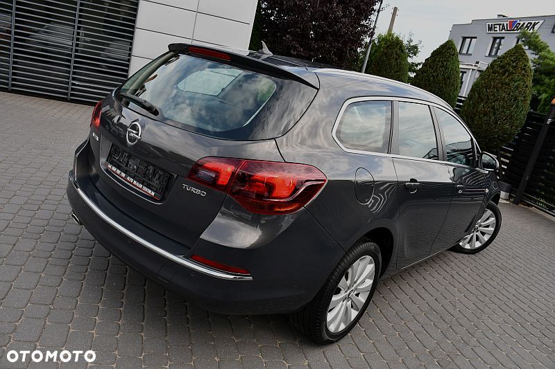 Opel Astra 1.4 Turbo Cosmo - 4
