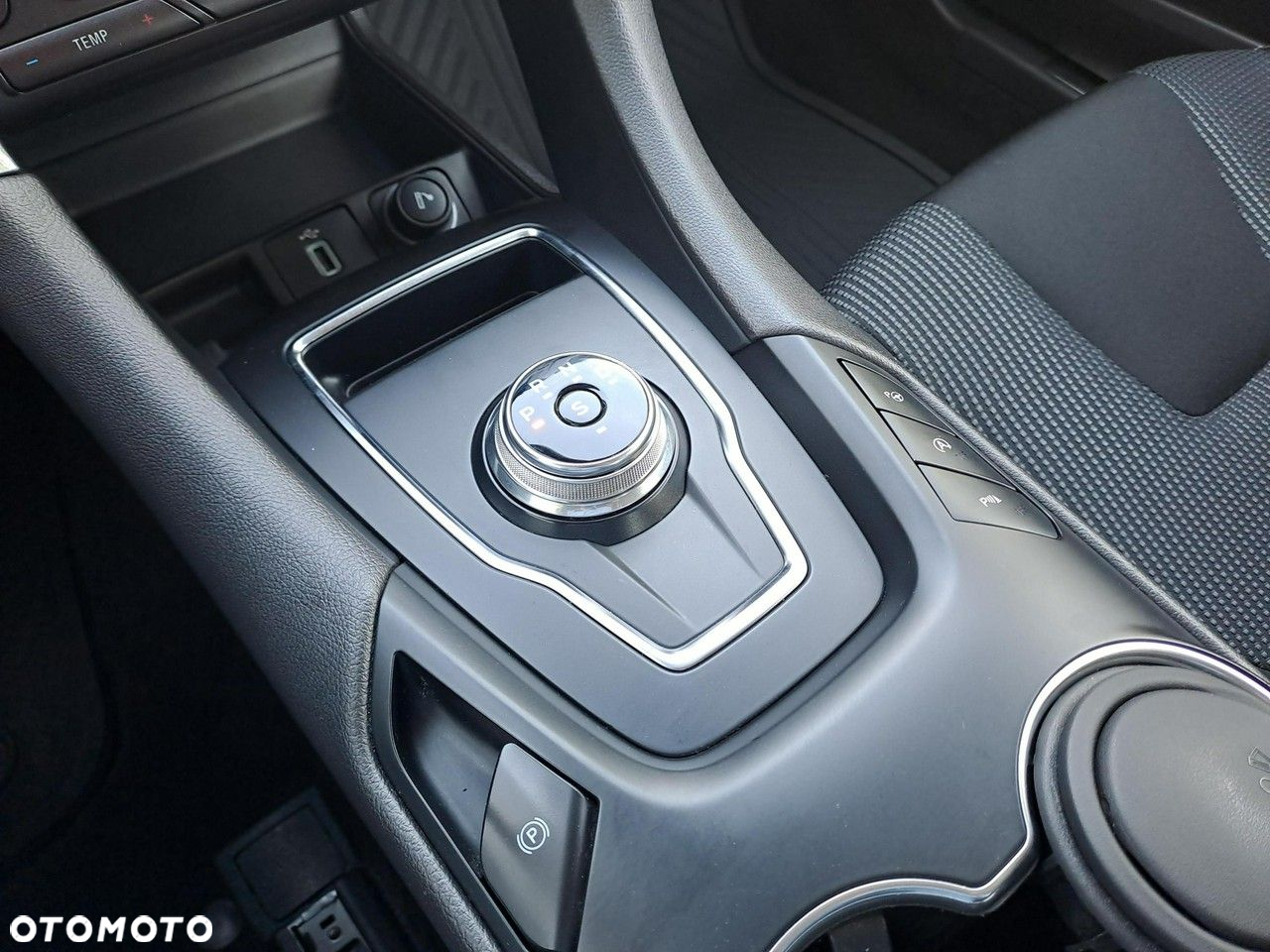 Ford Mondeo - 27