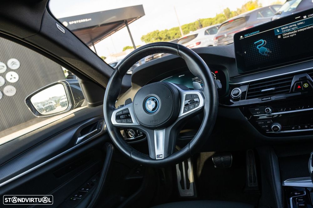 BMW 530 e Pack Desportivo M - 24