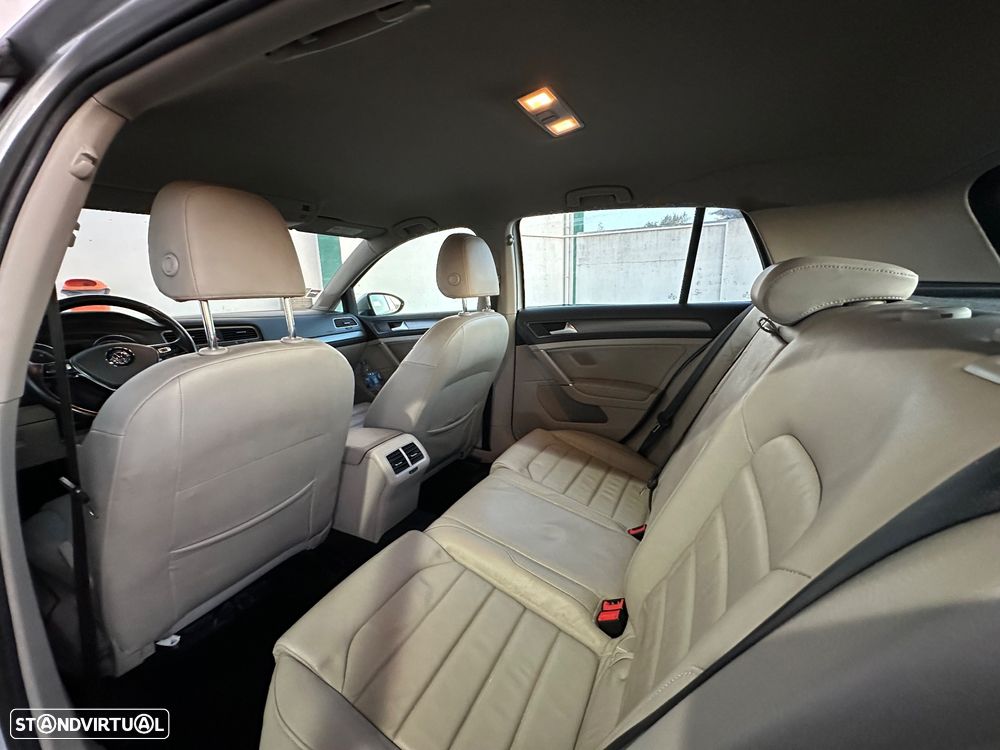 VW Golf 1.6 TDi Highline DSG - 5