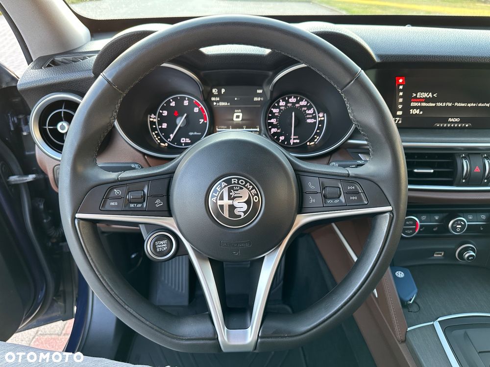 Alfa Romeo Stelvio 2.0 Turbo 16V AT8-Q4 Ti - 21