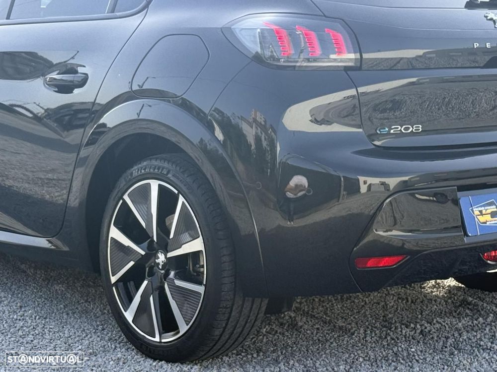 Peugeot e-208 GT - 16