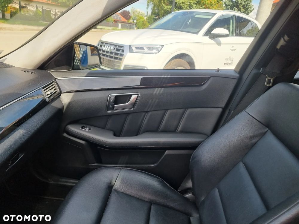 Mercedes-Benz Klasa E 350 CDI DPF 4Matic BlueEFFICIENCY 7G-TRONIC Avantgarde - 15