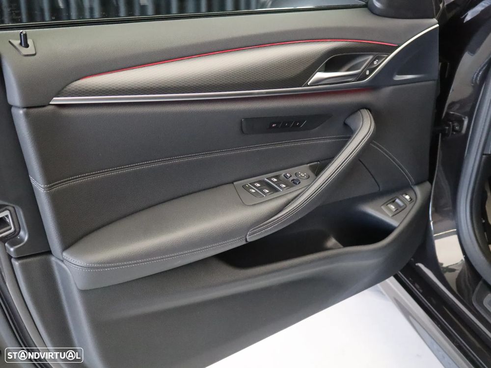 BMW 530 e Pack Desportivo M - 20