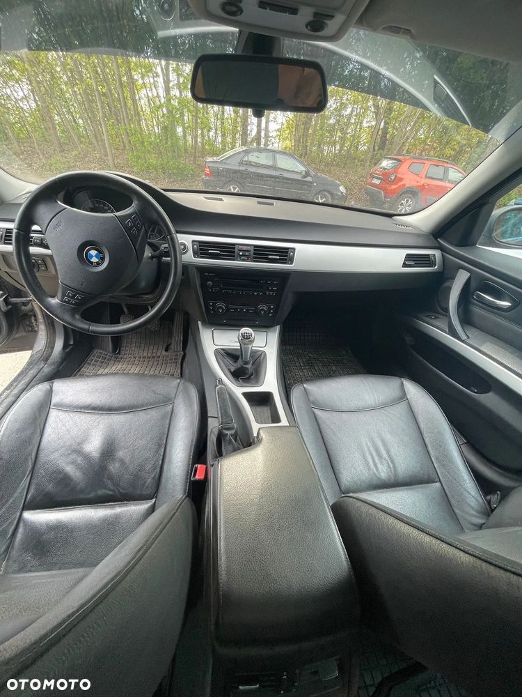 BMW Seria 3 325i - 9