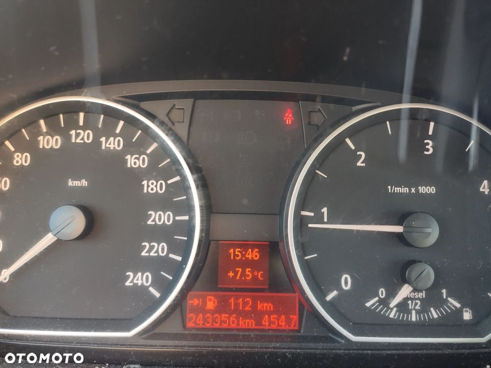 BMW Seria 1 118d DPF - 8