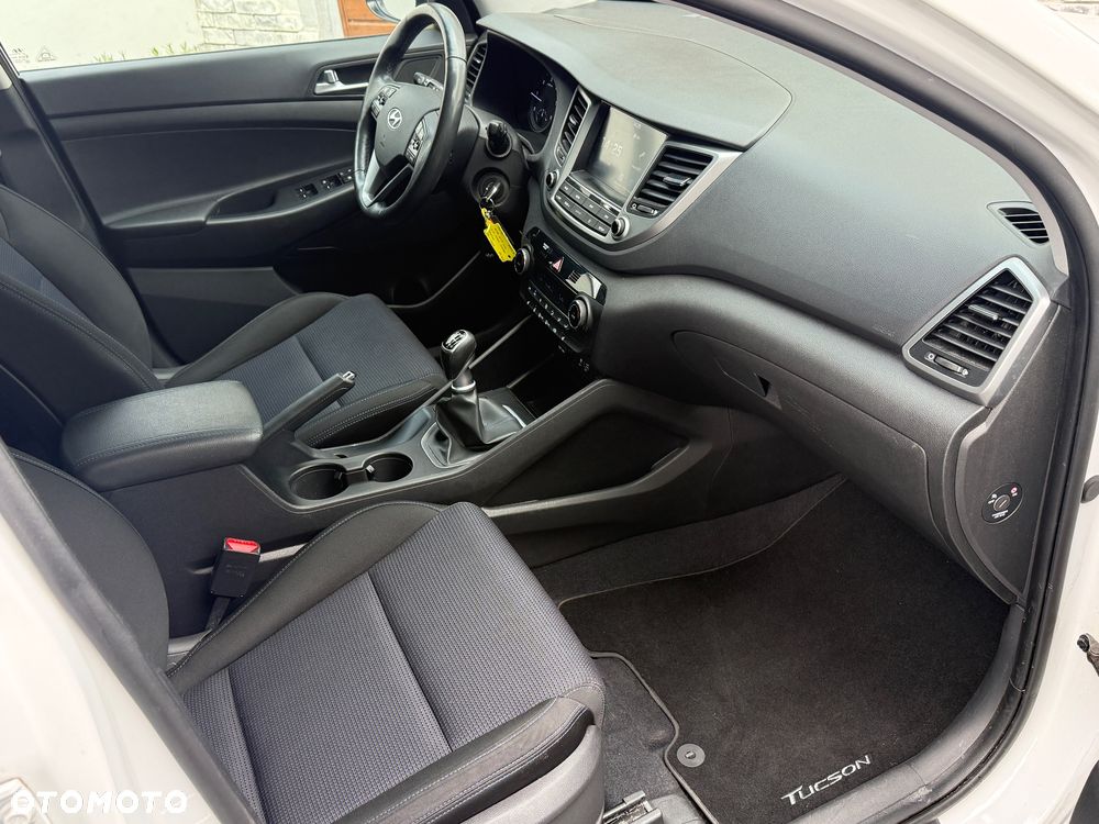 Hyundai Tucson 1.7 CRDI BlueDrive GO 2WD - 27