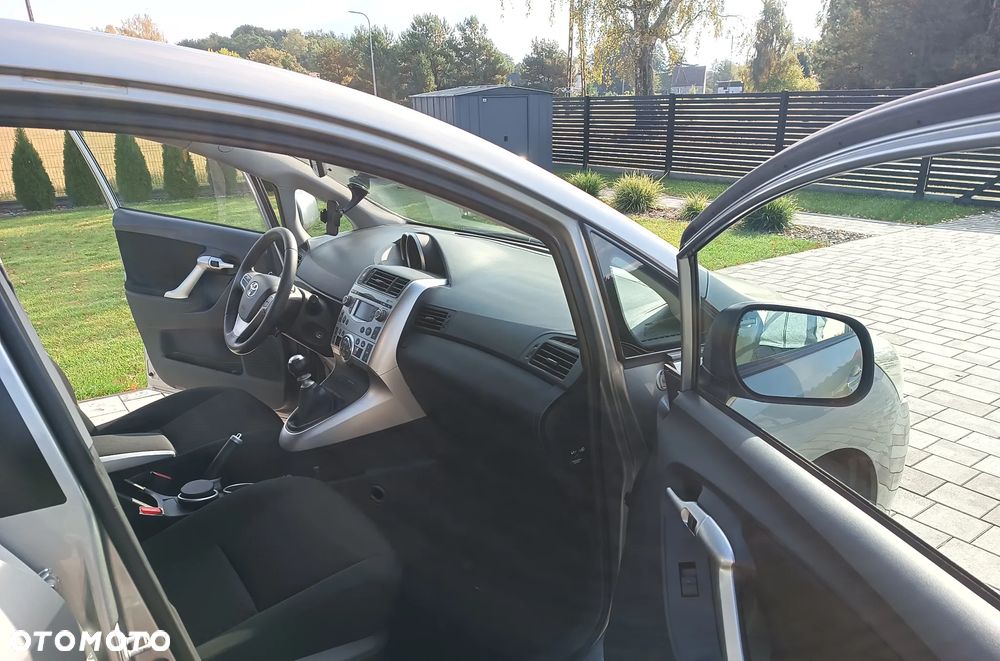 Toyota Verso 2.0 D-4D Luna - 23