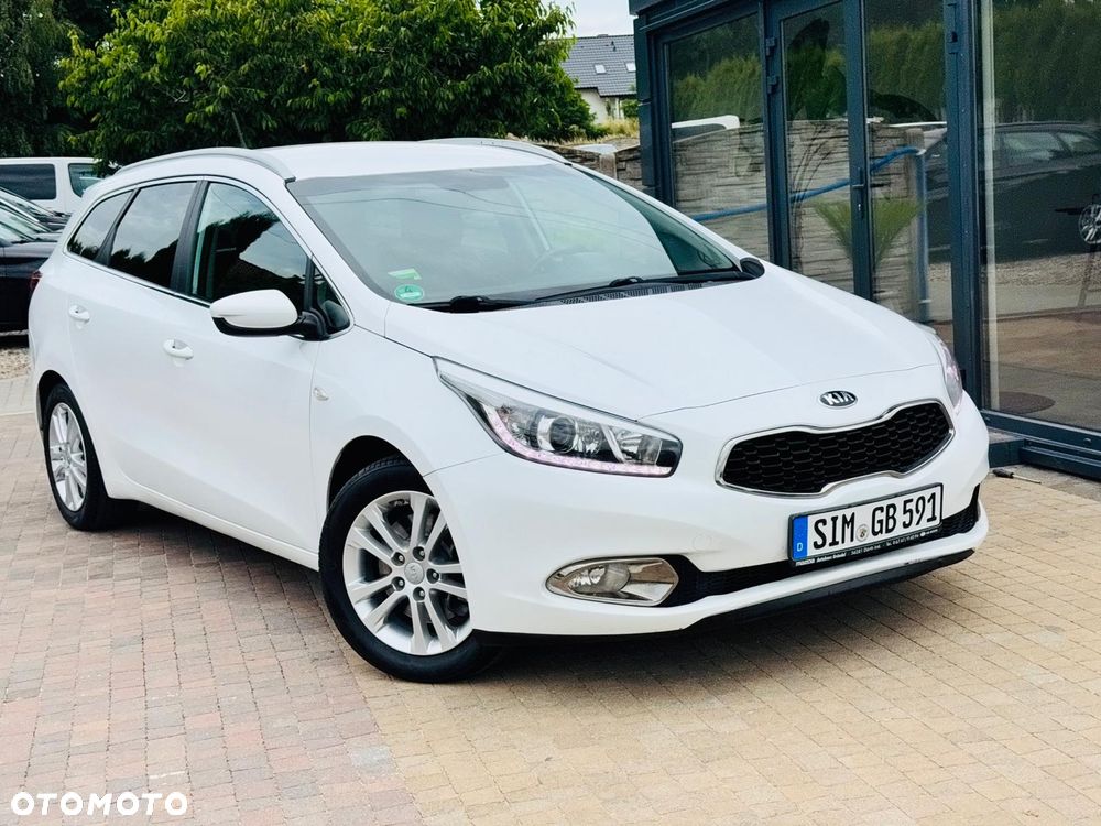 Kia Ceed 1.6 GDI Dream Team Edition - 22