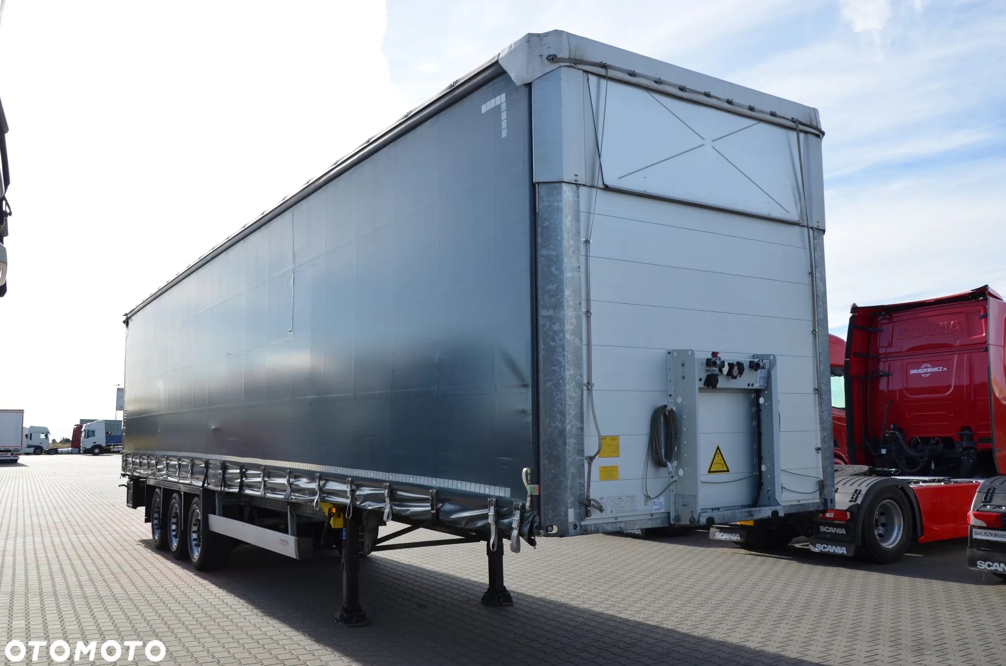 Schmitz Cargobull VARIOS / 2 POZIOMY JAZDY / OŚ PODNOSZONA / DACH POD. /  CODE XL / OCYNK 5291 - 1