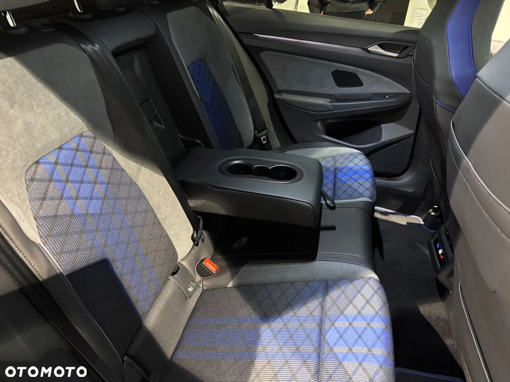 Volkswagen Golf - 12