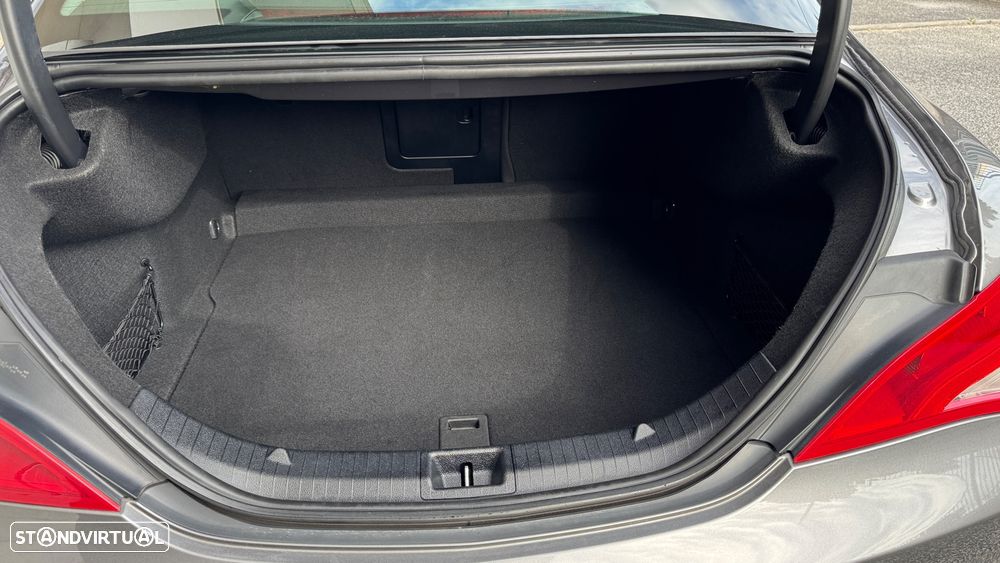 Mercedes-Benz CLA 180 d BlueEFFICIENCY Edition - 16