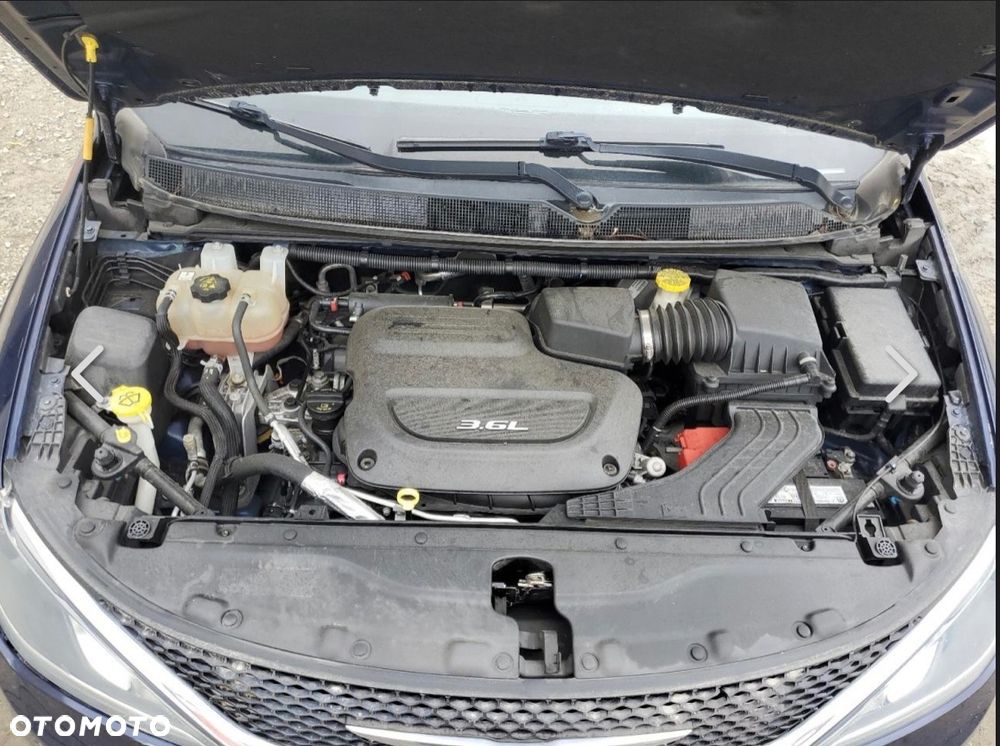 Chrysler Pacifica - 11