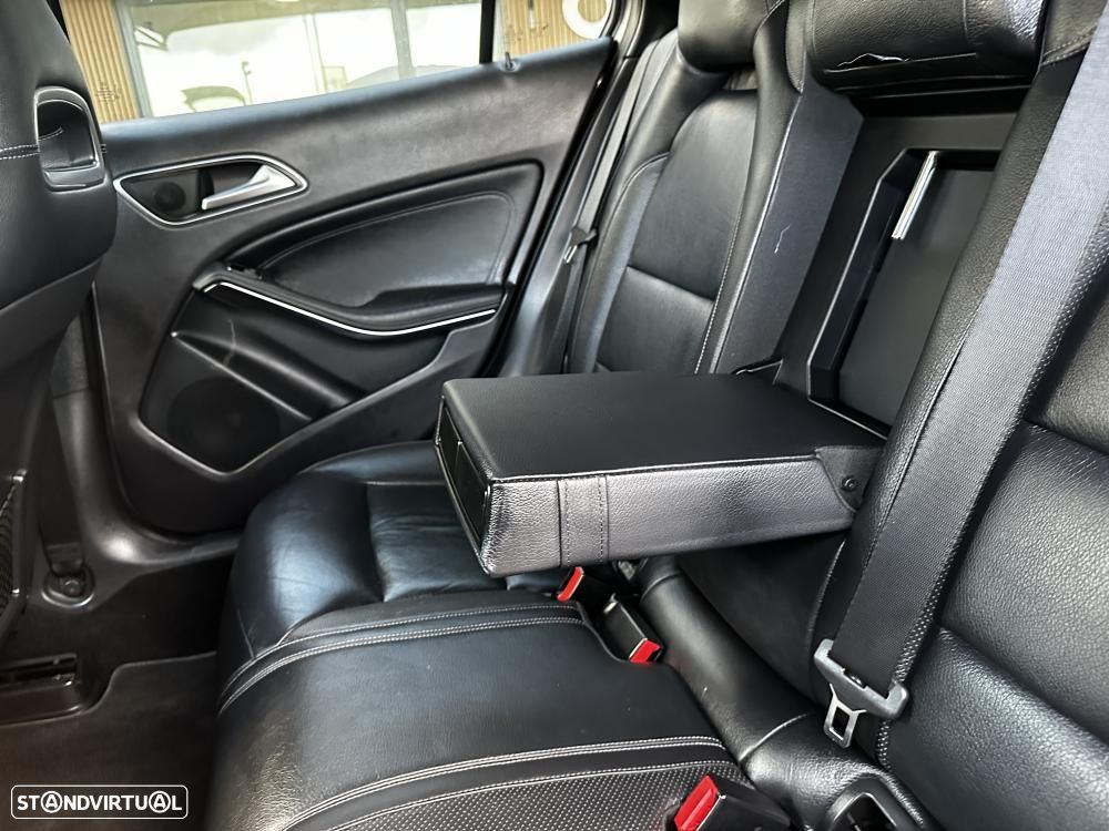 Mercedes-Benz GLA 220 CDI 7G-DCT AMG Line - 42