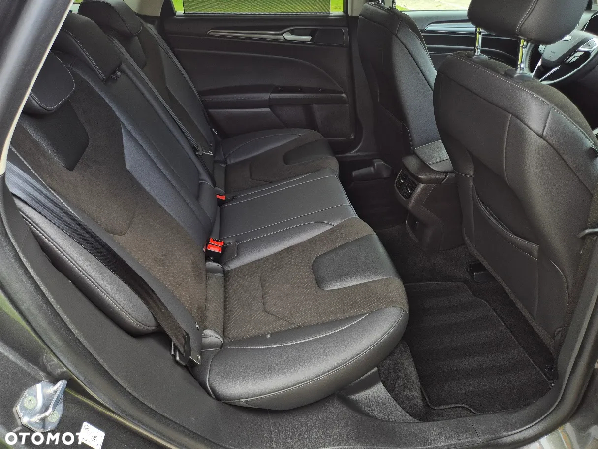 Ford Mondeo 2.0 Hybrid Titanium - 22