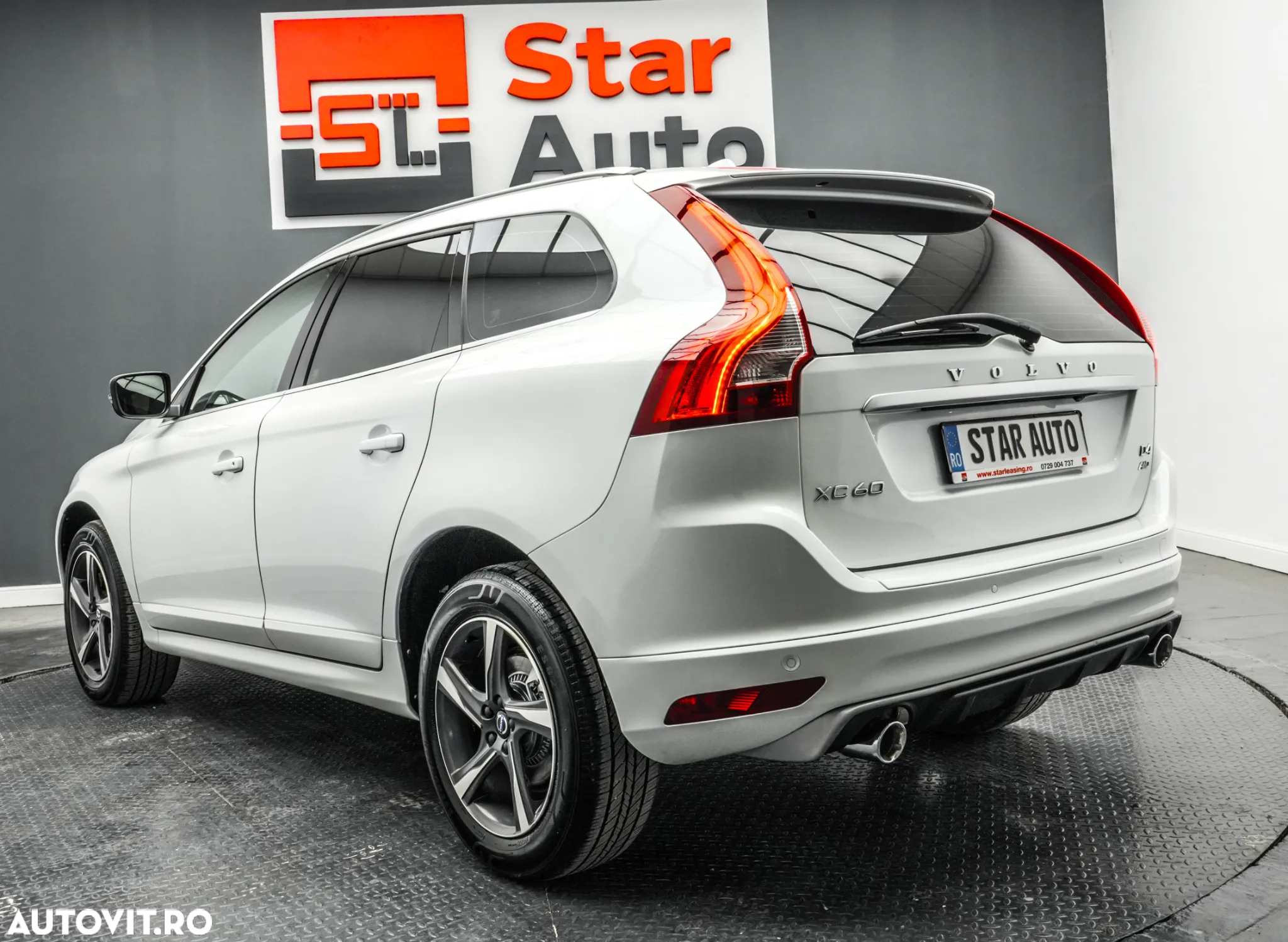 Volvo XC 60 D4AWD R-Design - 4