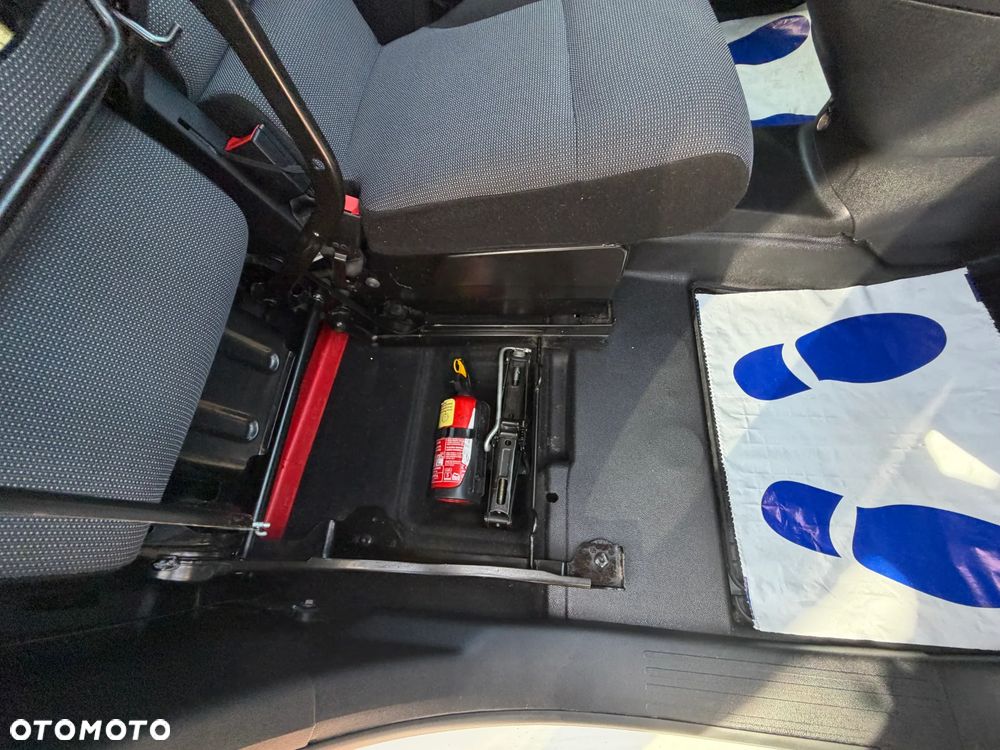 Citroën BERLINGO - 17