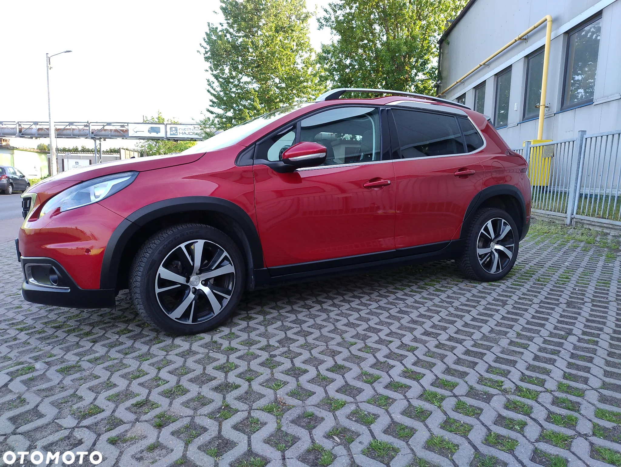 Peugeot 2008 1.2 Pure Tech GPF Allure S&S - 6