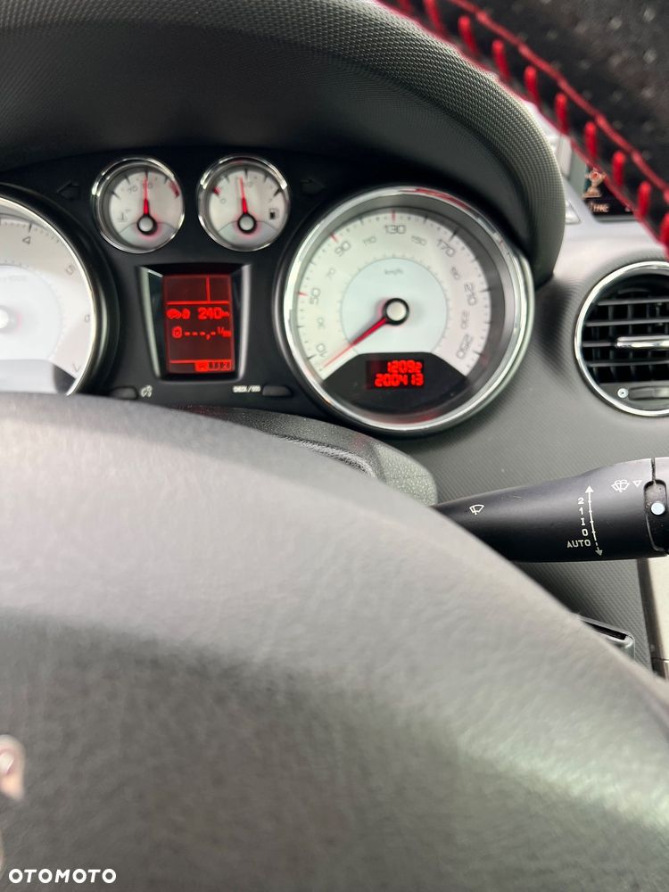 Peugeot 308 - 8