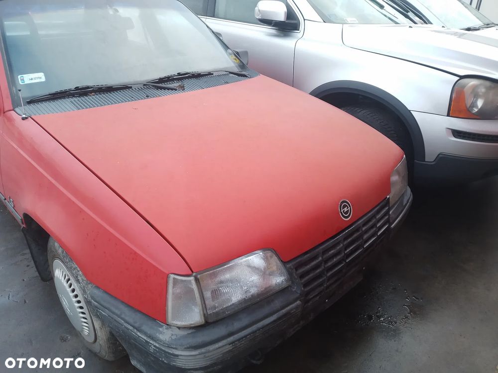 OPEL KADETT E SEDAN  84-89    KLAPA BAGAŻNIKA   E 535 - 4