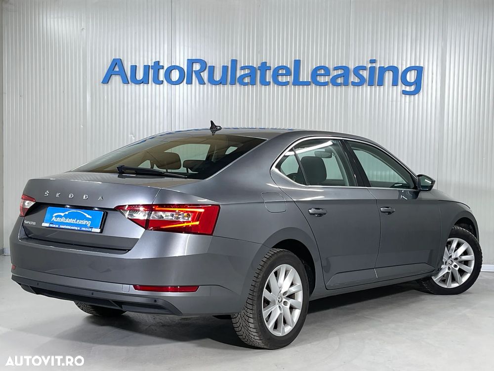 Skoda Superb 2.0 TDI DSG Ambition - 4